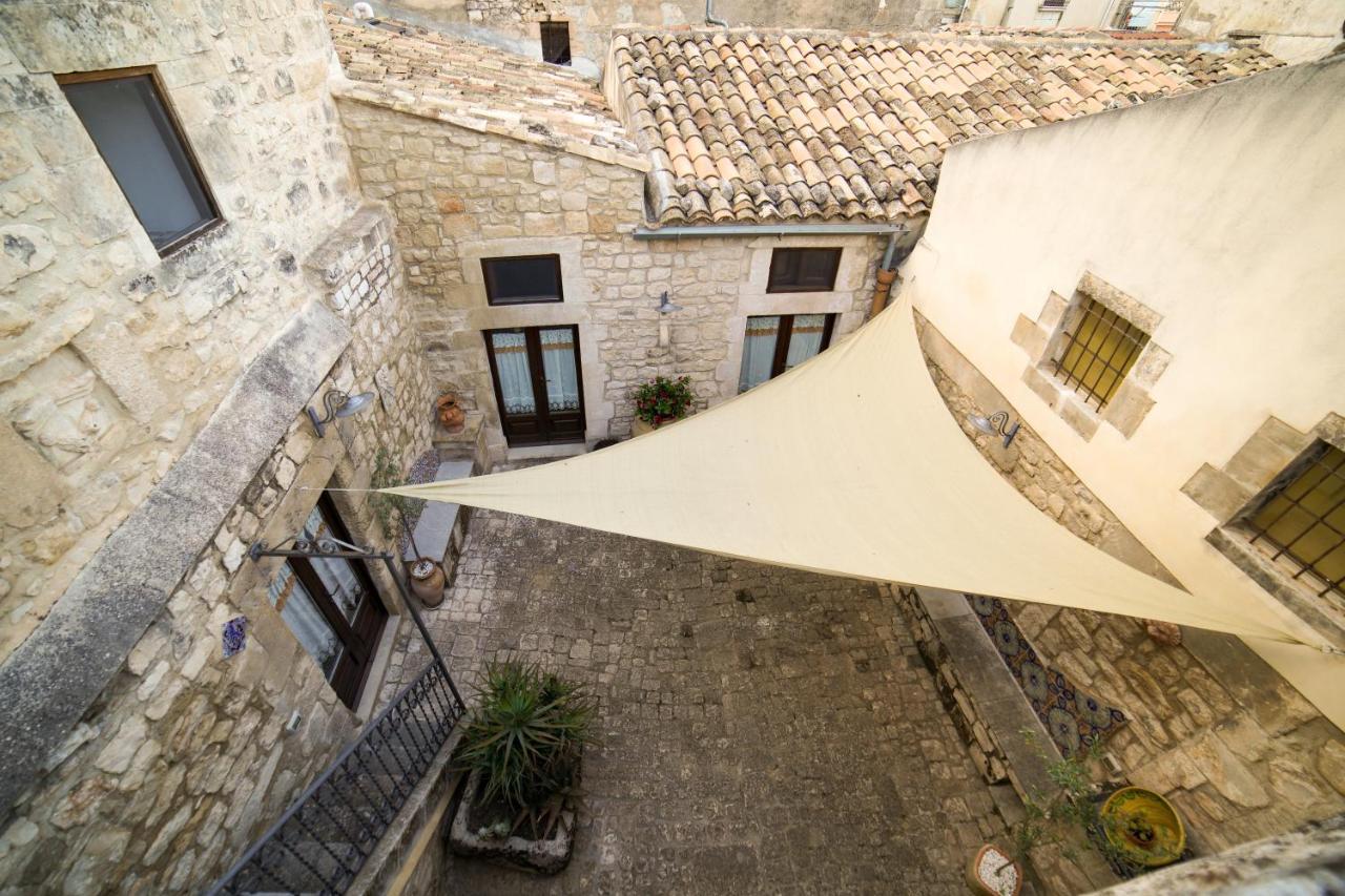 Historic Modica Villa Exterior photo