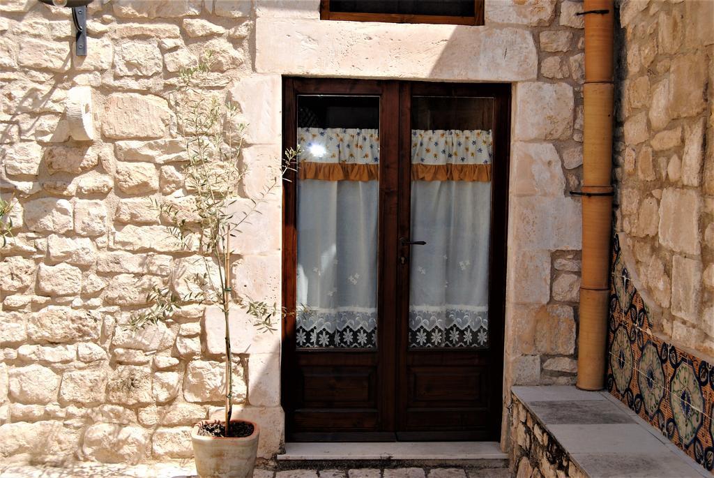 Historic Modica Villa Exterior photo